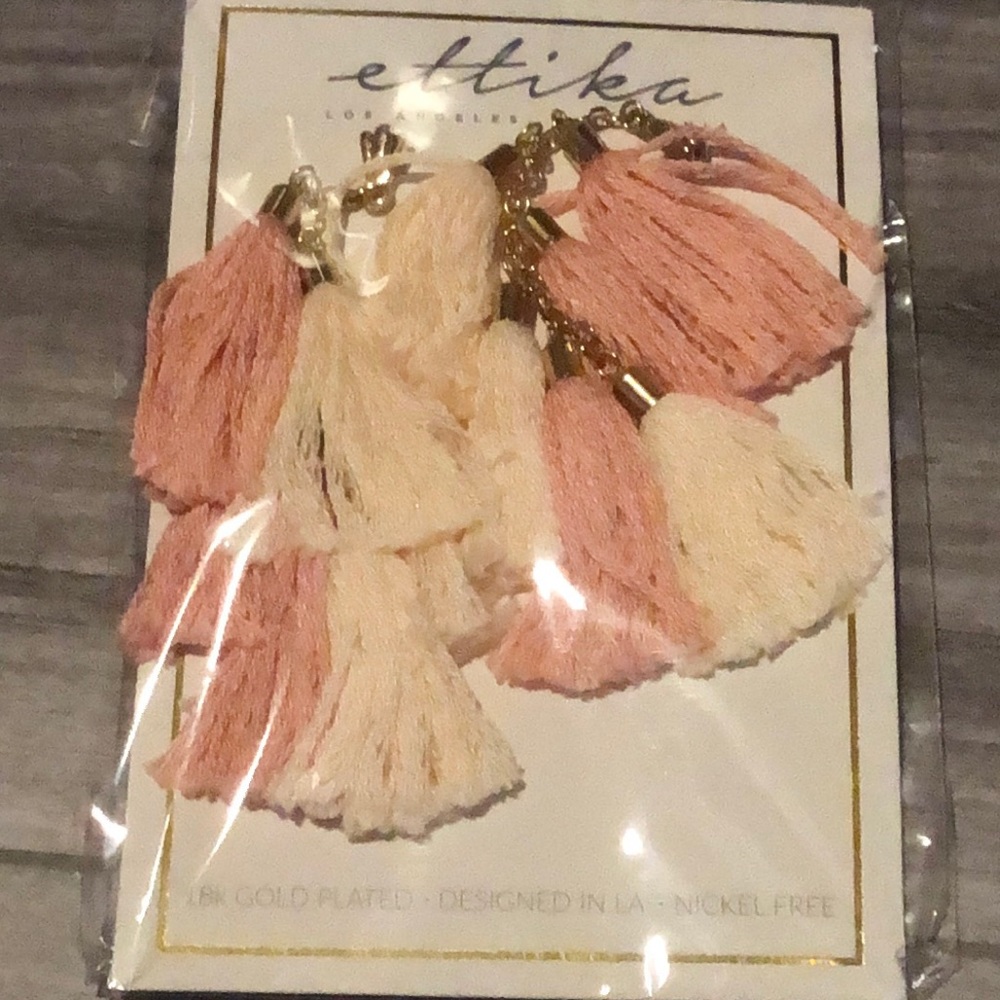 Thread dangle earrings
